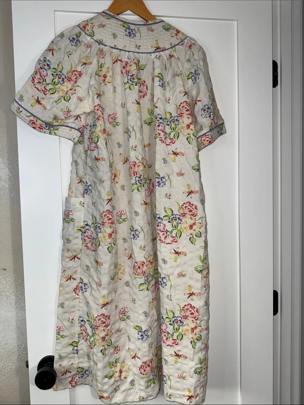 Vintage CrownTuft quilted cream nightgown 1950s House gown sz est. Med chest 22”